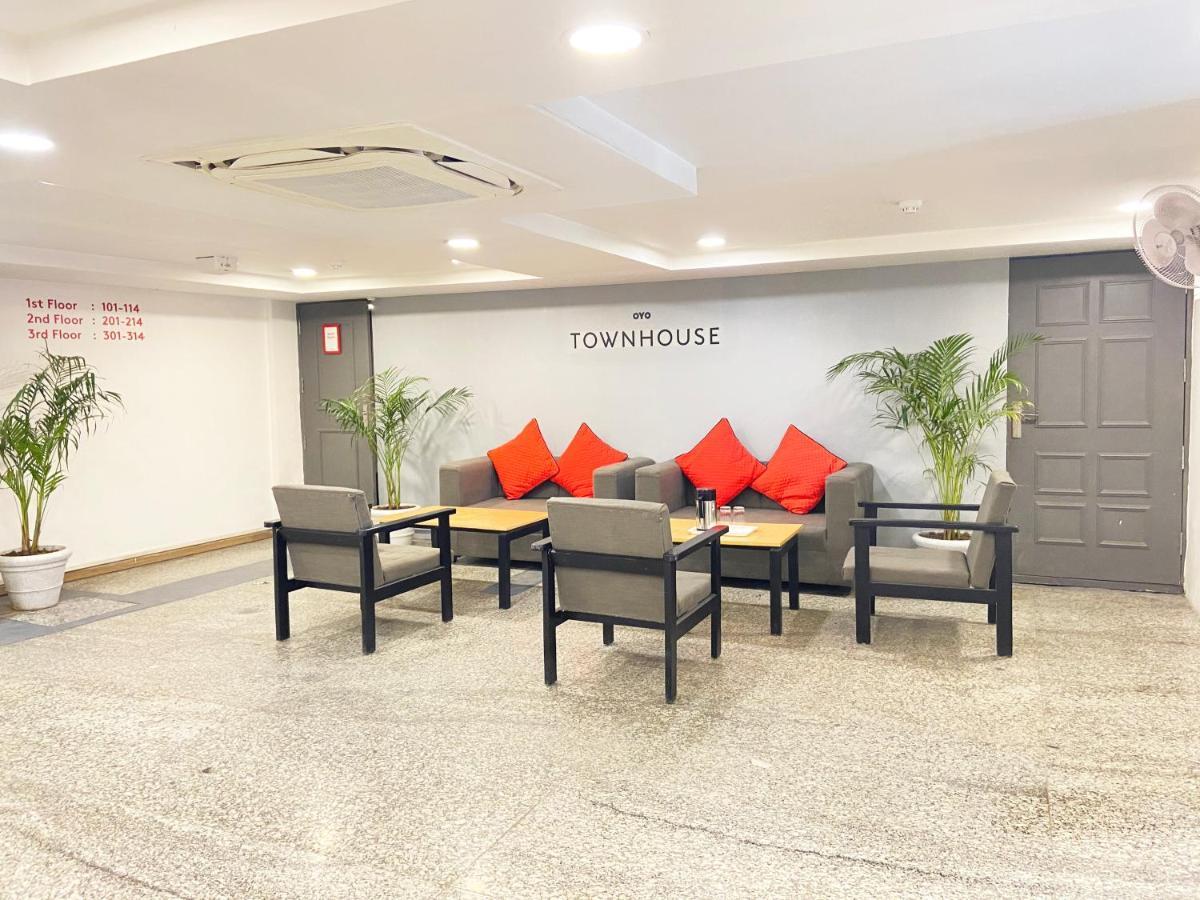 Hotel Golden Saffron By Qotel-Punjabi Bagh نيودلهي المظهر الخارجي الصورة