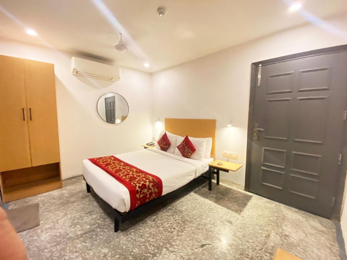 Hotel Golden Saffron By Qotel-Punjabi Bagh نيودلهي المظهر الخارجي الصورة