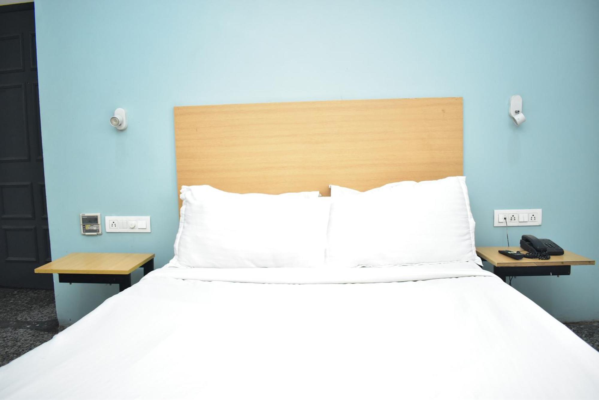 Hotel Golden Saffron By Qotel-Punjabi Bagh نيودلهي المظهر الخارجي الصورة