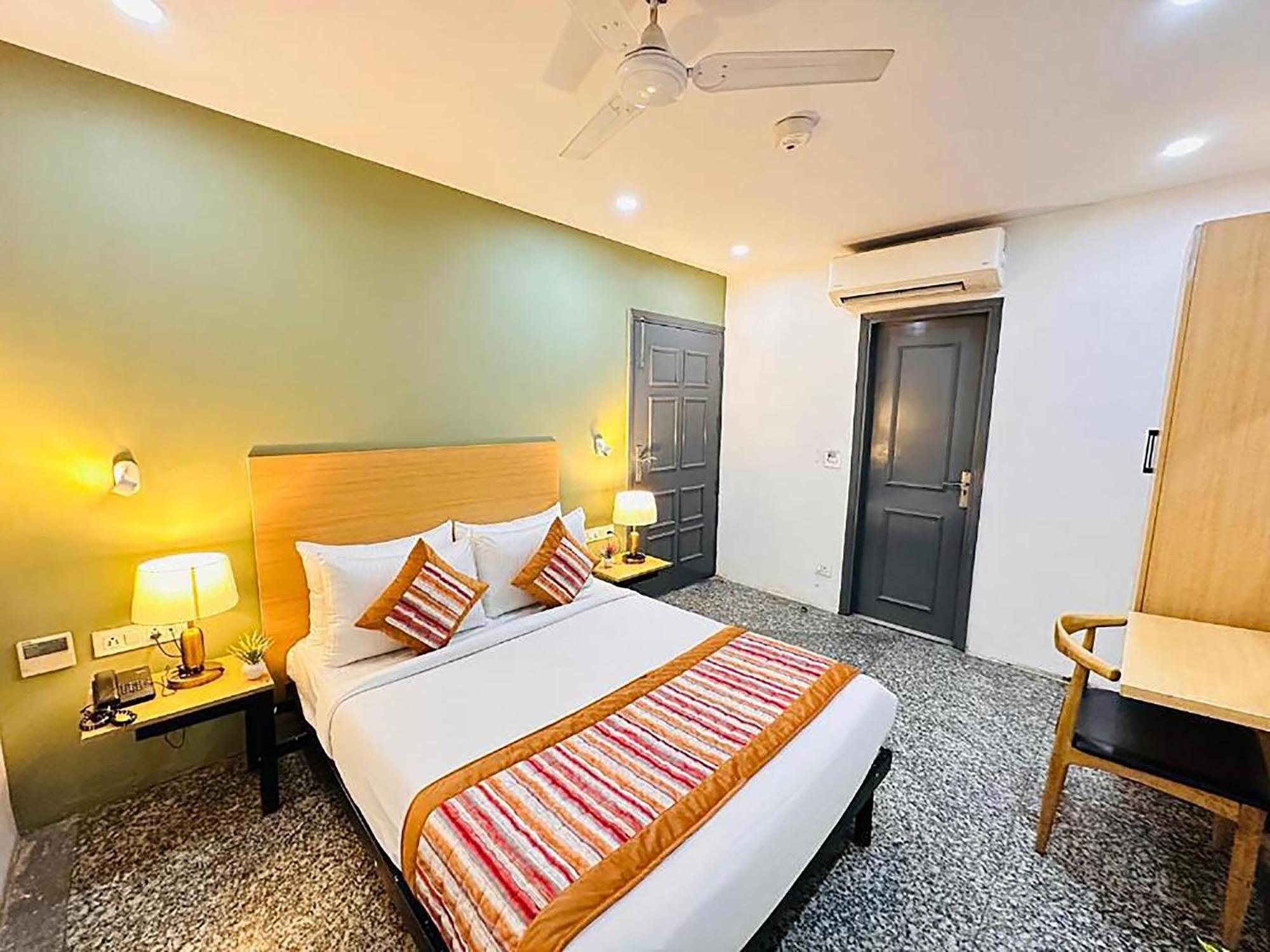 Hotel Golden Saffron By Qotel-Punjabi Bagh نيودلهي المظهر الخارجي الصورة
